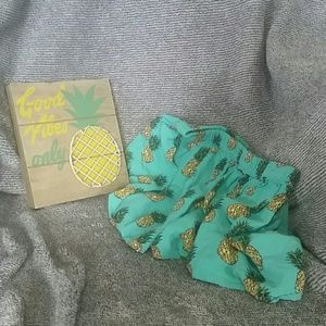 Pineapple skirt with a free gift!